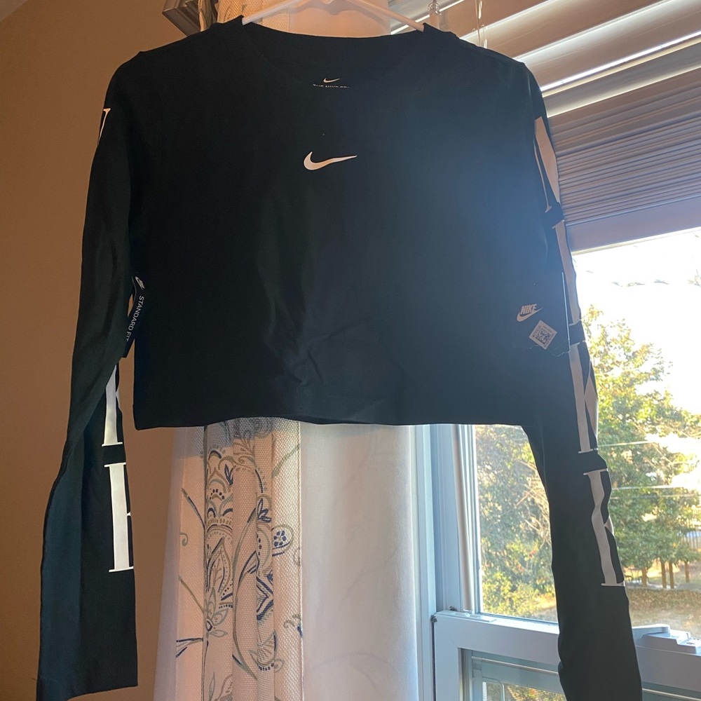 Black Long Sleeve Cropped Shirt